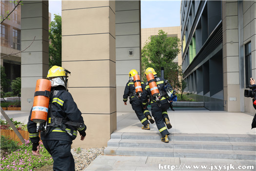 C2_副本.jpg C2_副本.jpg