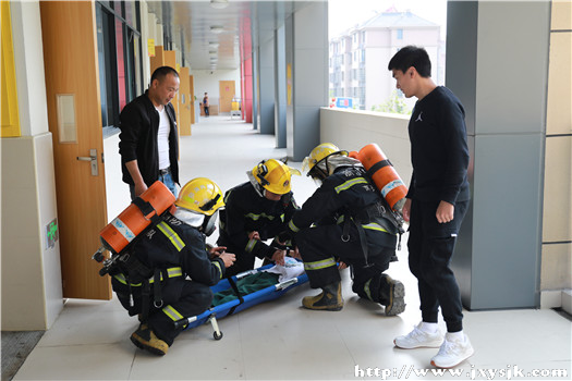 C3_副本.jpg C3_副本.jpg