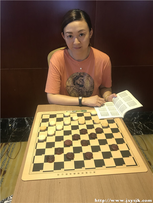 P.10国际跳棋 陈毓蓉.jpg